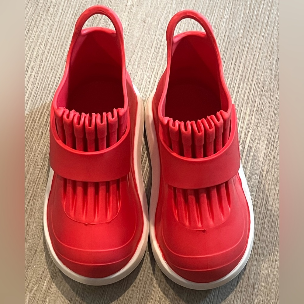 Butler Rubber Shoes for Snow/Rain (goes over shoes) Pink. Fits Toddler Sz 7/8/9